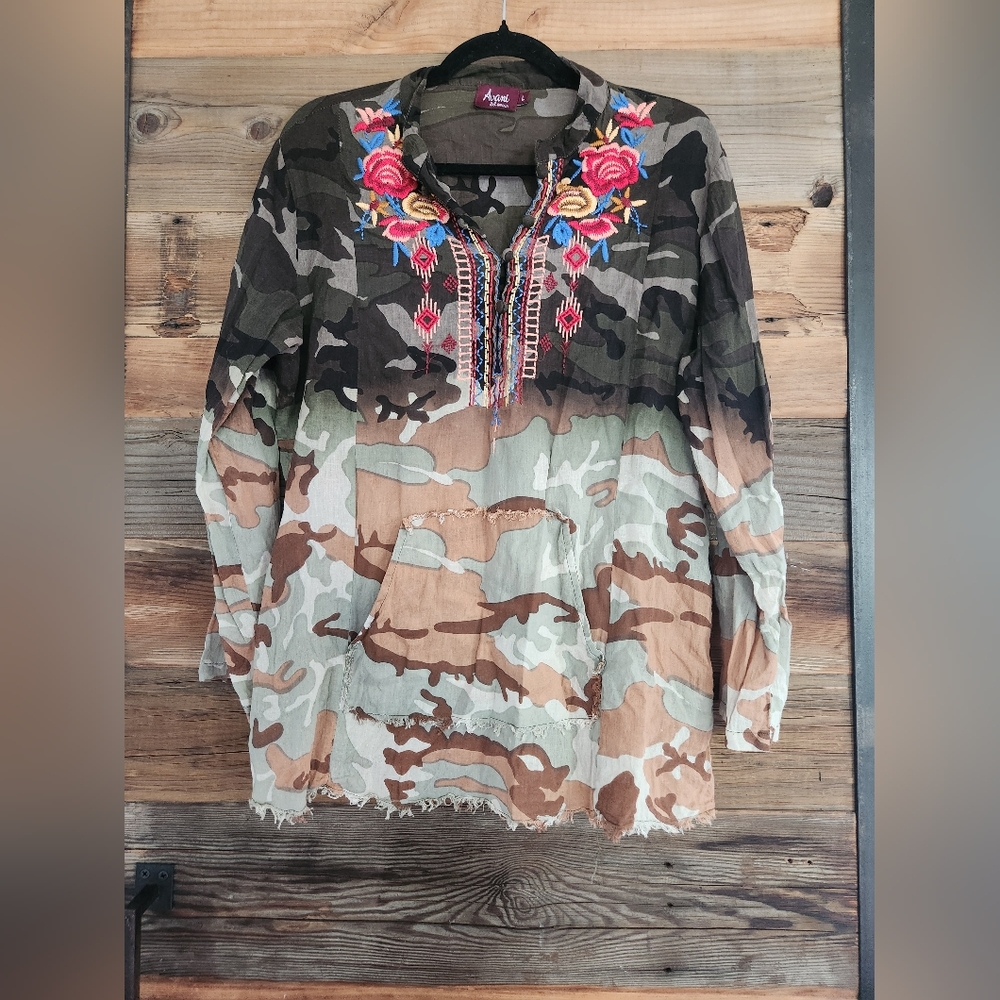 Avani Del Amour Camouflage Floral Embroidered Tunic Size Large Beautiful!!